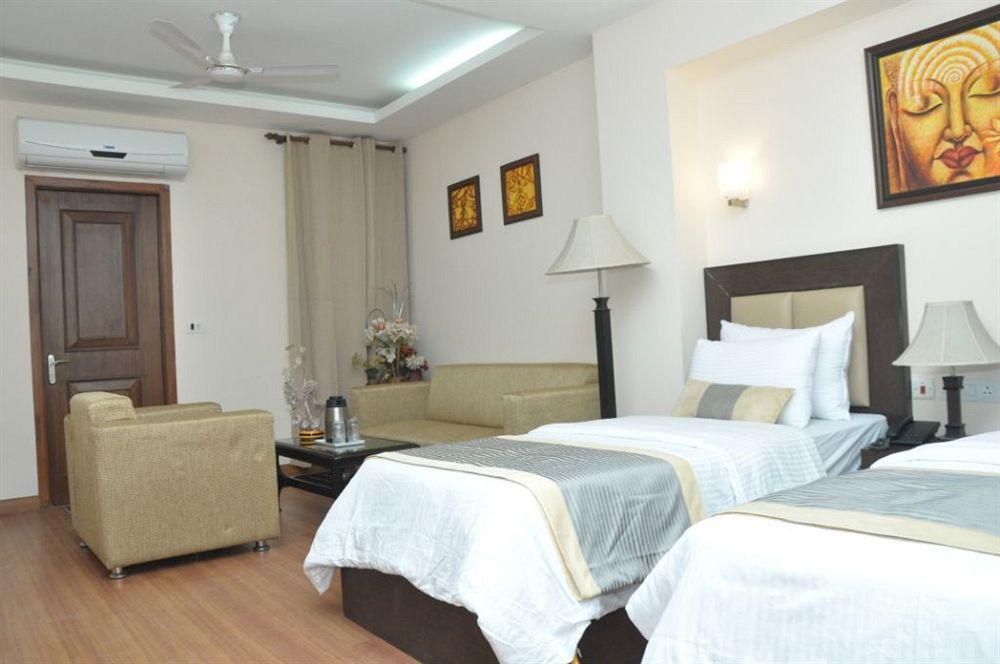 Fairmint Global Hotel New Delhi Exterior photo